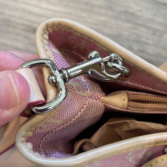 Dooney & Bourke Pink monogram Purse - Picture 3 of 11